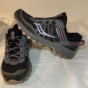Saucony Women's Excursion TR12 trail running shoes. women’s size 7.5